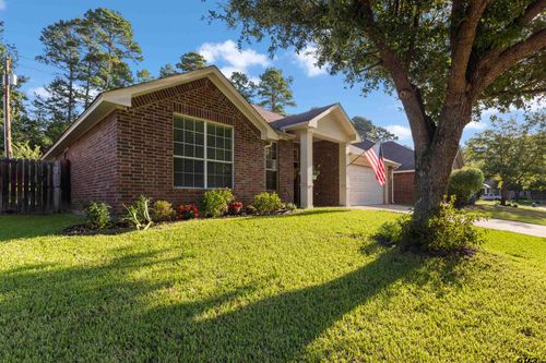621 Winding Bro 621 Winding Brook Ln, Tyler, TX, 75703 | Card Image