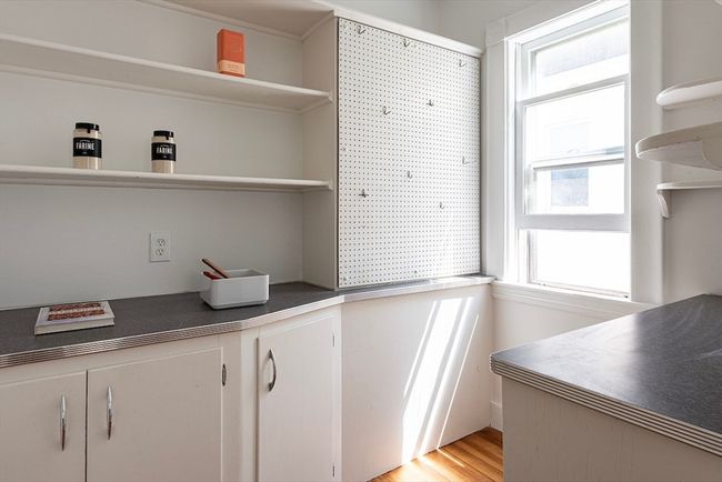 2 - 9 Charnwood Rd, Condo with 4 bedrooms, 2 bathrooms and 2 parking in Somerville MA | Image 13