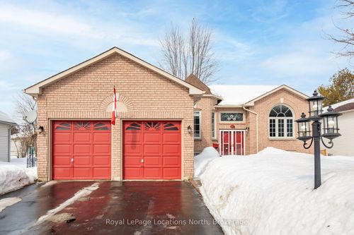 85 Silver Birch Ave, Wasaga Beach, ON, L9Z1N8 | Card Image