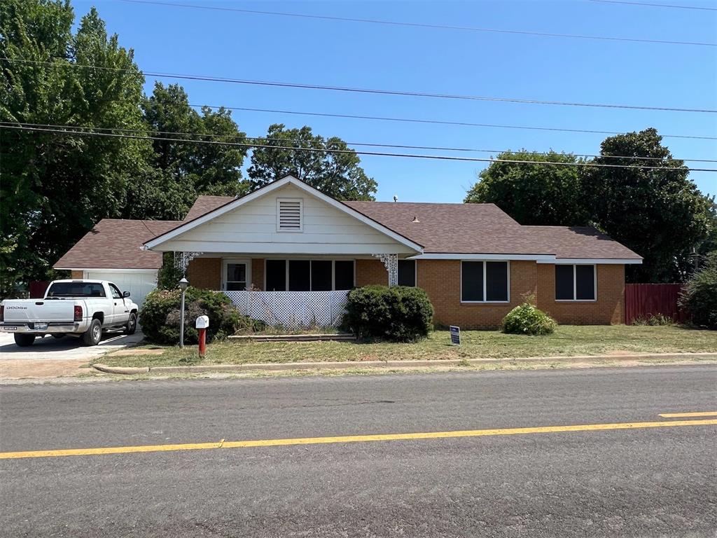 4th St, Chickasha, OK 73018