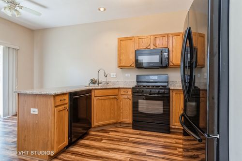 2501-2501 Park Ridge Ct, Crest Hill, IL, 60403-9338 | Card Image