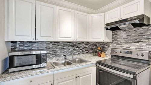 118 Sheffield E, West Palm Beach, FL, 33417-1530 | Card Image