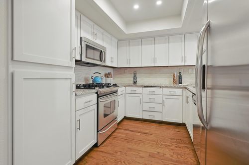 2-327 Ladera St, Santa Barbara, CA, 93101-4580 | Card Image