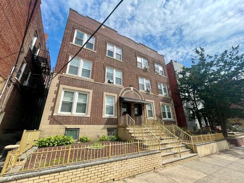 unit-3-226 Avenue B, Bayonne, NJ, 07002 | Card Image