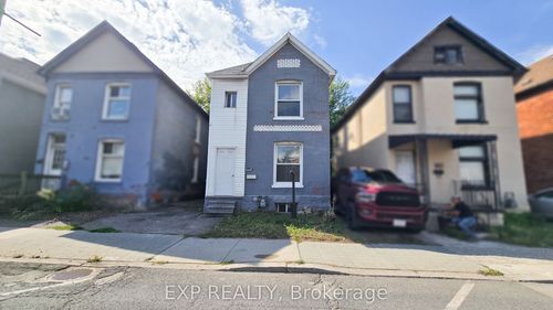 {{alt}} | Card Image