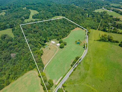 7020 Morgan Creek Rd, Centerville, TN, 37033-4024 | Card Image