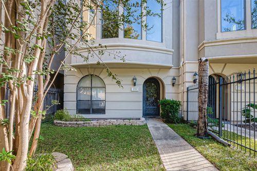 2721 Austin St, Houston, TX, 77004-1148 | Card Image