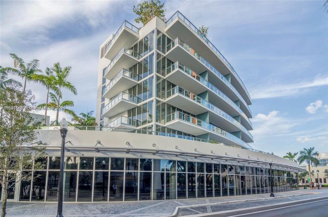 204 - 801 S Pointe Dr, Condo with 2 bedrooms, 2 bathrooms and null parking in Miami Beach FL | Image 45