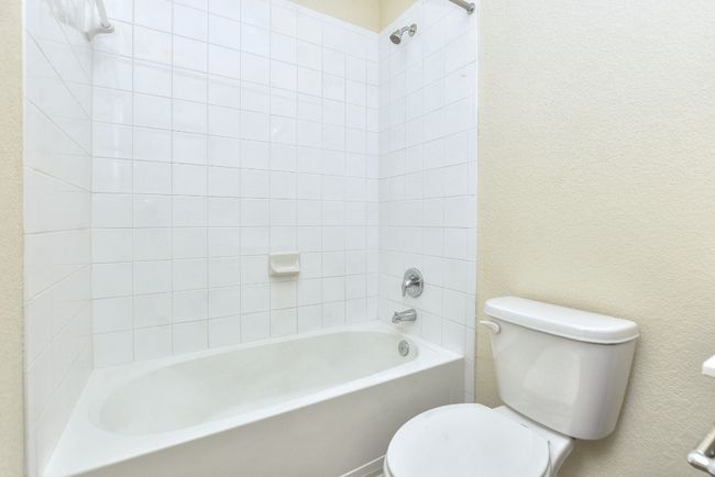 Guest Full Bath | Image 28