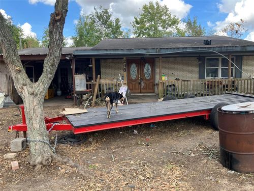 248 Becky St, El Campo, TX, 77437-9246 | Card Image