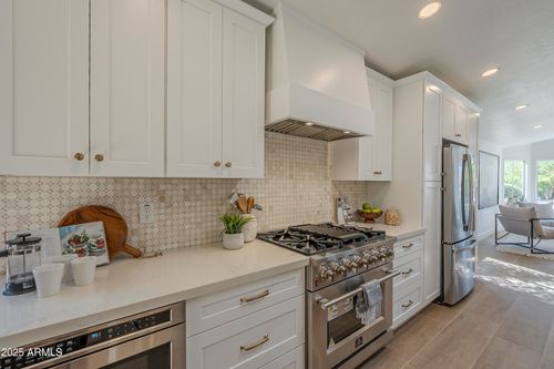 10226 E Pine Valley Rd, Scottsdale, AZ, 85255-8913 | Card Image