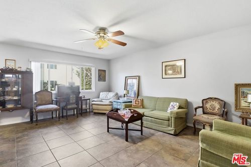 apt-30-11813 Runnymede St, North Hollywood, CA, 91605-3230 | Card Image