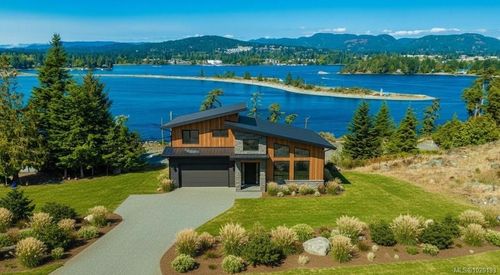 7070 Fisher Rd, Sooke, BC, V9Z1A8 | Card Image