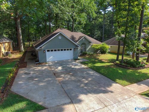 205 Jarrett Ln, Madison, AL, 35758-6811 | Card Image