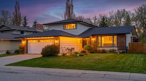 51 Midvalley Crescent Se, Calgary, AB, T2X1T4 | Card Image