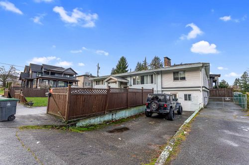 9939 119a St, Surrey, BC, V3V4B3 | Card Image