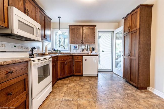 3617 Weinbrenner Rd, House other with 4 bedrooms, 2 bathrooms and 7 parking in Niagara Falls ON | Image 11