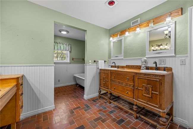 9522 County Road 1178, House other with 4 bedrooms, 4 bathrooms and null parking in Taft TX | Image 20