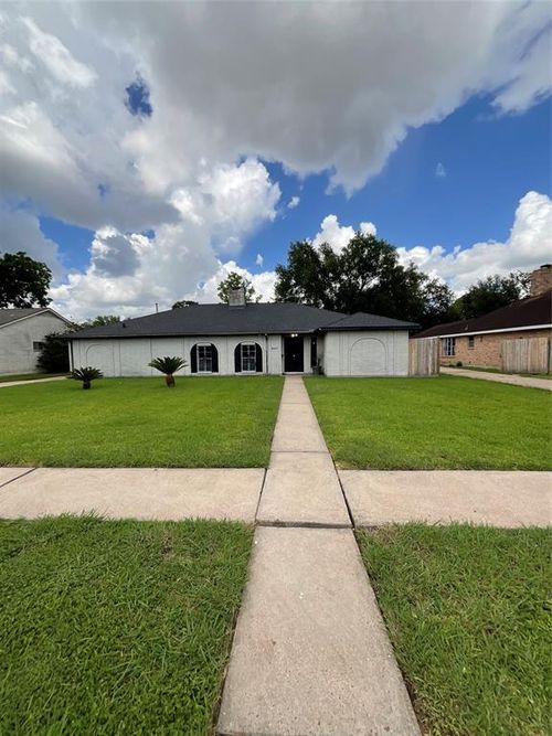 6411 Redding Rd, Houston, TX, 77036-3919 | Card Image