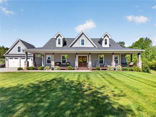 6920 Holly Springs Rd, Clermont, GA, 30527-1652 | Card Image