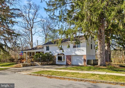 830 Lewis Ln, BRYN MAWR, PA, 19010-1206 | Card Image