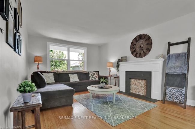 137 Hillendale Ave, House other with 3 bedrooms, 2 bathrooms and 5 parking in Kingston ON | Image 15