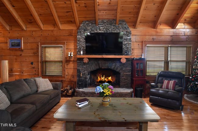 308 Walnut Mountain Farms Loop, House other with 4 bedrooms, 3 bathrooms and null parking in Roan Mountain TN | Image 7