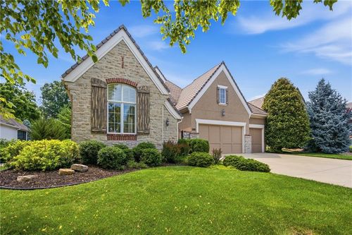 15212 Fontana St, Overland Park, KS, 66224-9793 | Card Image