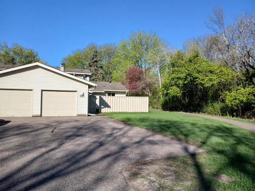 1074 Carmel Ct, Shoreview, MN, 55126-5877 | Card Image