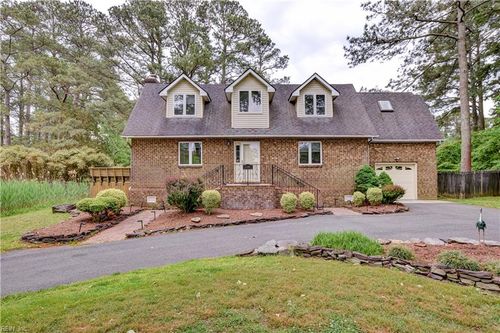 246 Hunts Neck Rd, Poquoson, VA, 23662-1016 | Card Image