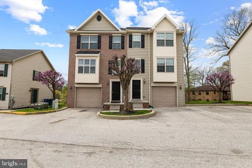 8 Shady Tree Court, YORK, PA, 17402 | Card Image