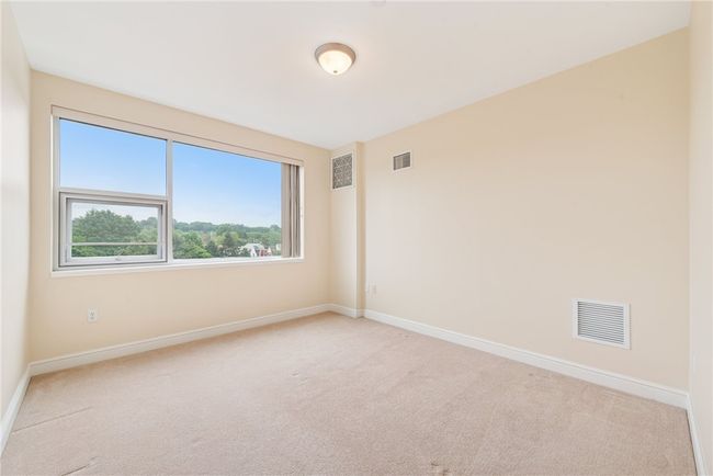 APT-306 - 5570 Centre Ave, Condo with 2 bedrooms, 2 bathrooms and 2 parking in Shadyside PA | Image 16