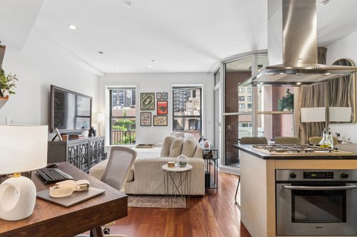 5a-345 E 50th St, New York, NY, 10022-7910 | Card Image