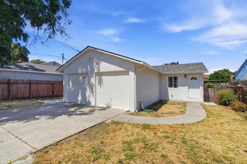 2369 Oakwood Dr, East Palo Alto, CA, 94303-1826 | Card Image