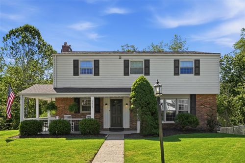 121 Point Vue Dr, Pittsburgh, PA, 15237-1883 | Card Image