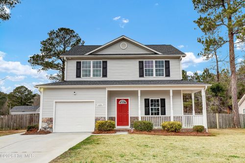 121 Walnut Hills Dr, Richlands, NC, 28574-8347 | Card Image