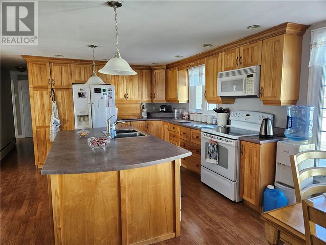 117 Main Rd, House other with 4 bedrooms, 2 bathrooms and null parking in Tilting NL | Image 6