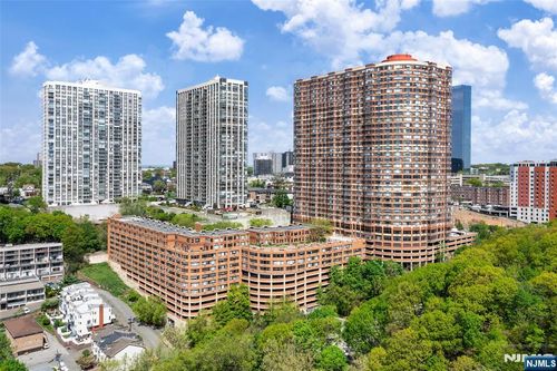 100 Old Palisade Rd, Fort Lee, NJ, 07024-7064 | Card Image