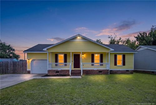 1407 Farwell Dr, Fayetteville, NC, 28304-4769 | Card Image