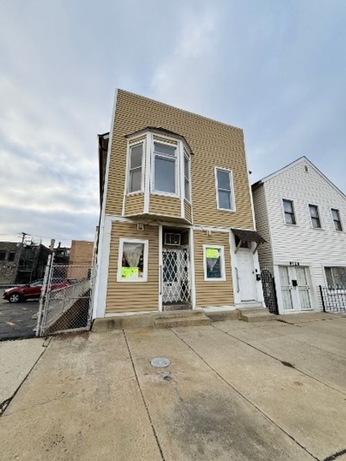 2r-9130 S Houston Avenue, Chicago, IL, 60617 | Card Image