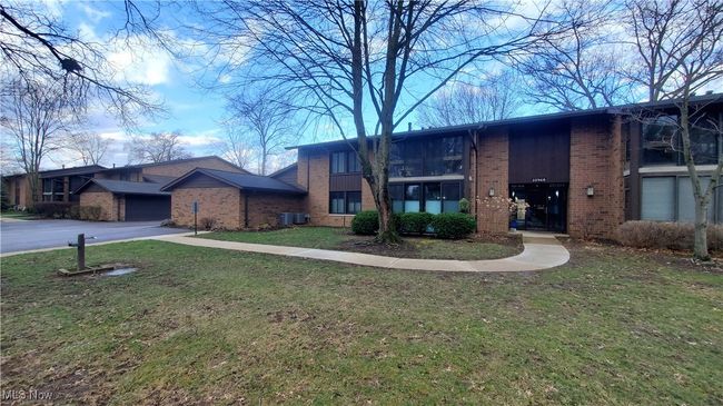 UNIT-203 - 22968 Maple Ridge Rd, Condo with 2 bedrooms, 2 bathrooms and null parking in North Olmsted OH | Image 14