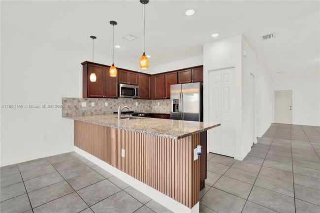 279 Se 31 St Ter, House other with 5 bedrooms, 3 bathrooms and null parking in Homestead FL | Image 7