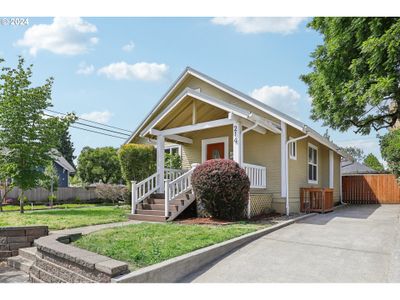 214 W 23 Rd St, House other with 4 bedrooms, 2 bathrooms and 2 parking in Vancouver WA | Image 2