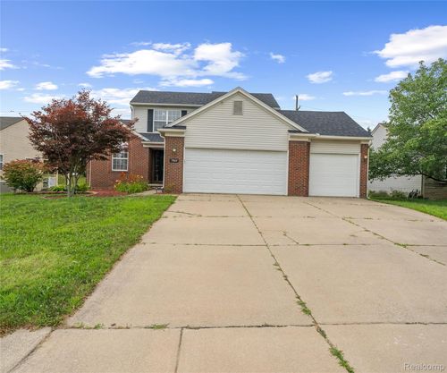 5864 Willow Ridge Dr, Ypsilanti, MI, 48197-1033 | Card Image