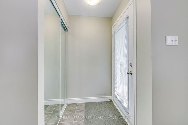 121 - 2891 Rio Crt, Condo with 2 bedrooms, 2 bathrooms and 1 parking in Mississauga ON | Image 4