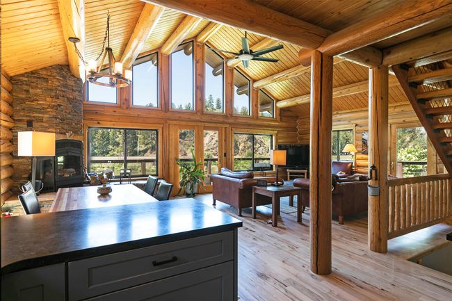 27327 River Run Rd, House other with 3 bedrooms, 4 bathrooms and null parking in Huson MT | Image 6