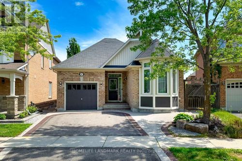 27 Williamson Family Hollow, Newmarket, ON, L3X3K3 | Card Image
