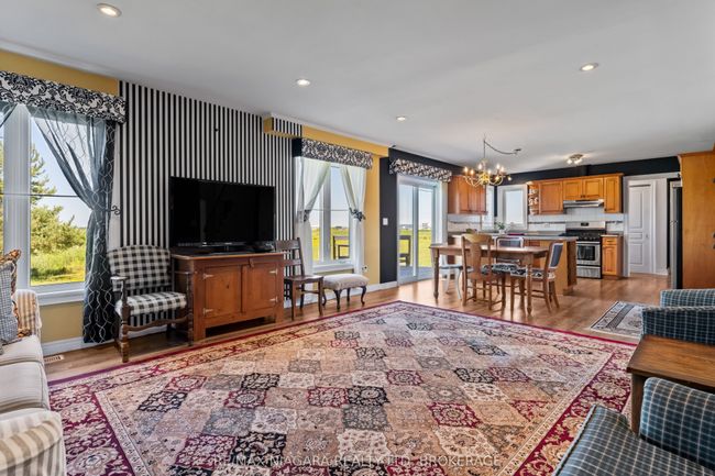 374 Niagara Stone Rd, House other with 5 bedrooms, 3 bathrooms and 6 parking in Niagara on the Lake ON | Image 10