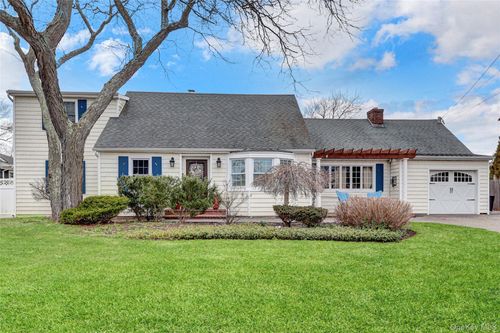 197 Blackheath Rd, Lido Beach, NY, 11561-4809 | Card Image