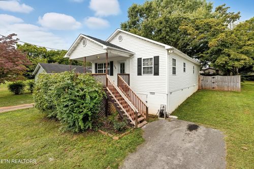 505 W Inskip Dr, Knoxville, TN, 37912-3902 | Card Image